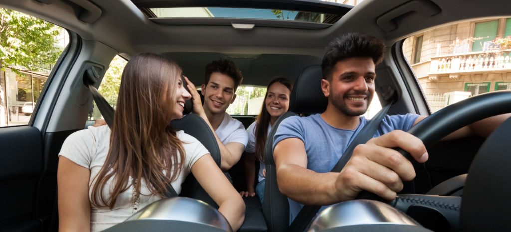 Image - Voiture avec 4 passagers
